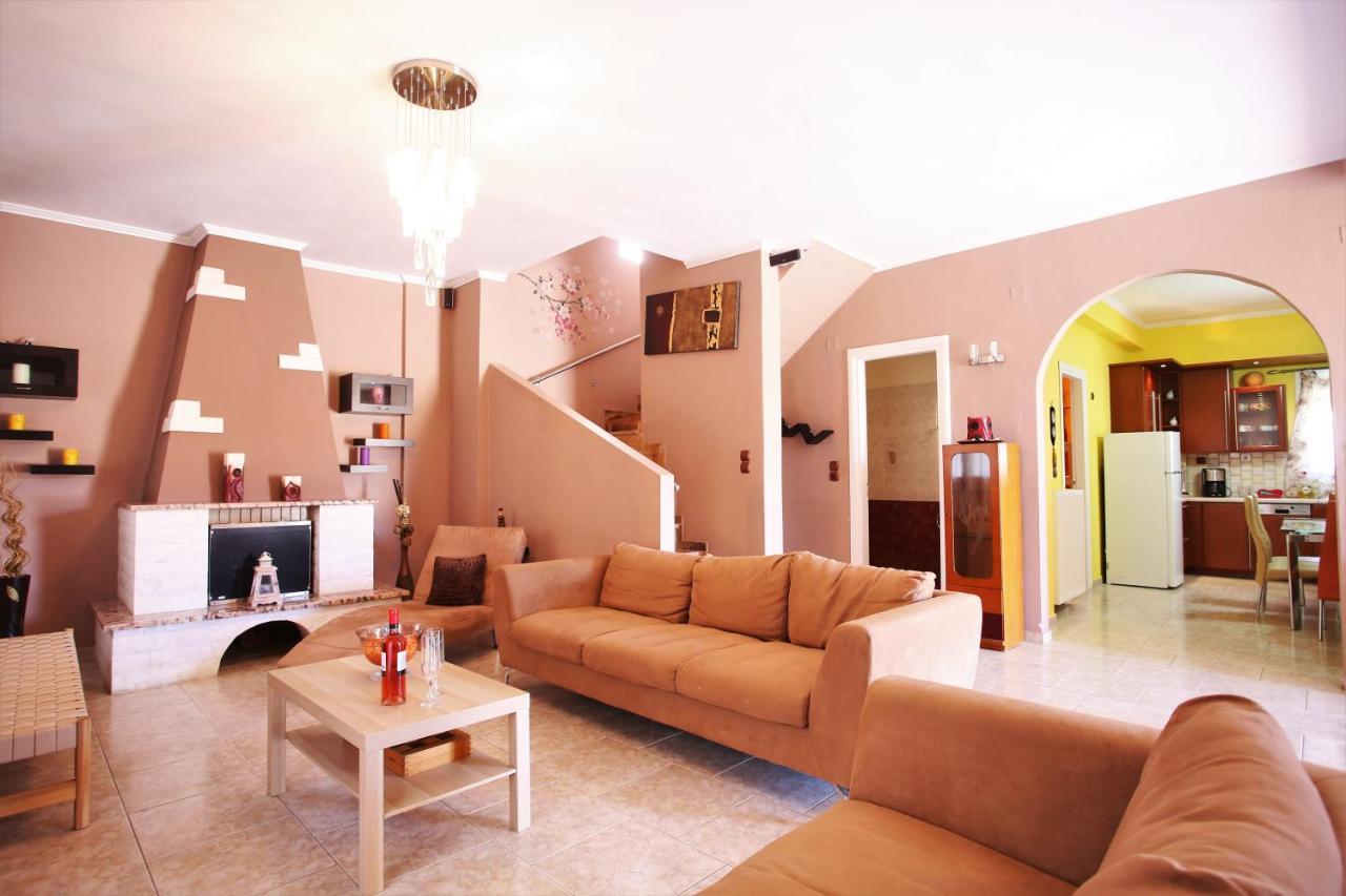 אדאמאס Alice Maisonette & Studios מראה חיצוני תמונה