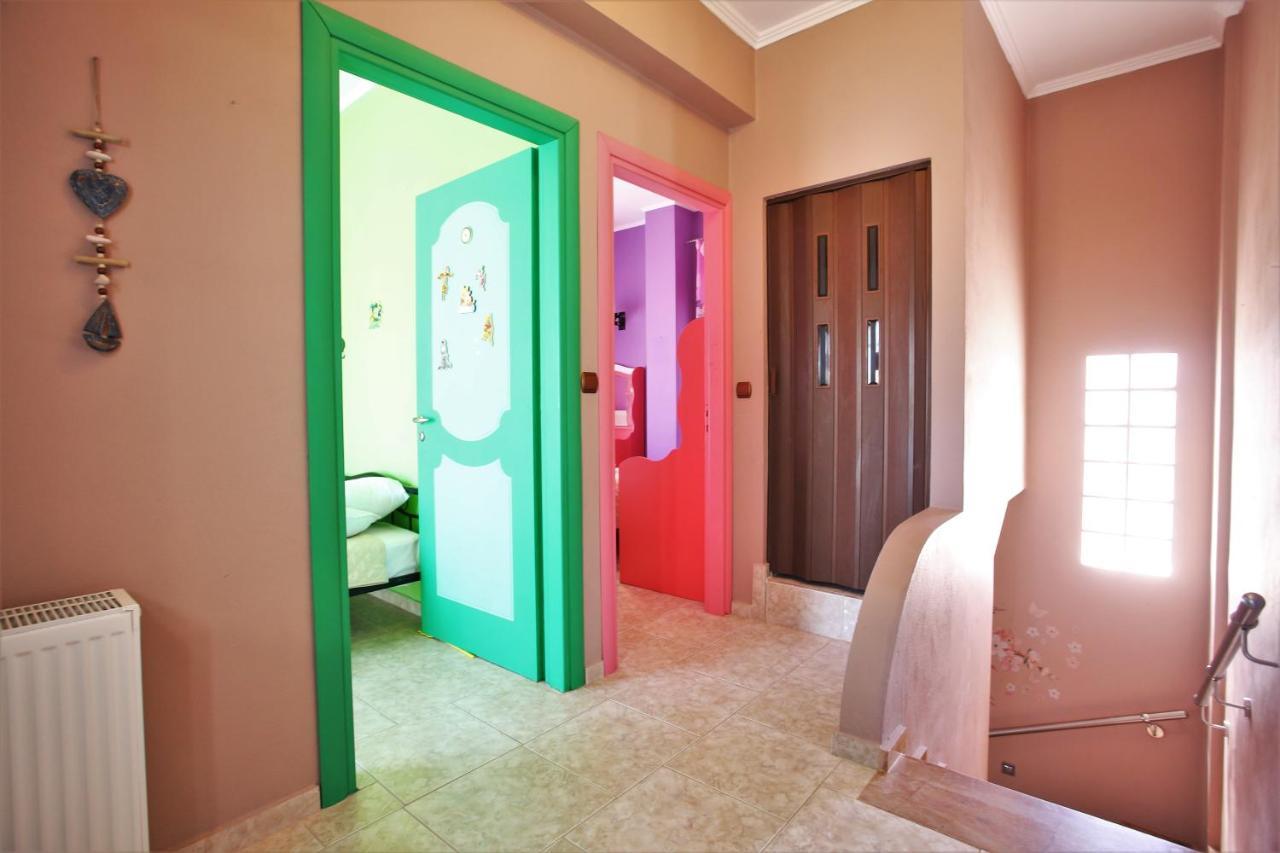 אדאמאס Alice Maisonette & Studios מראה חיצוני תמונה