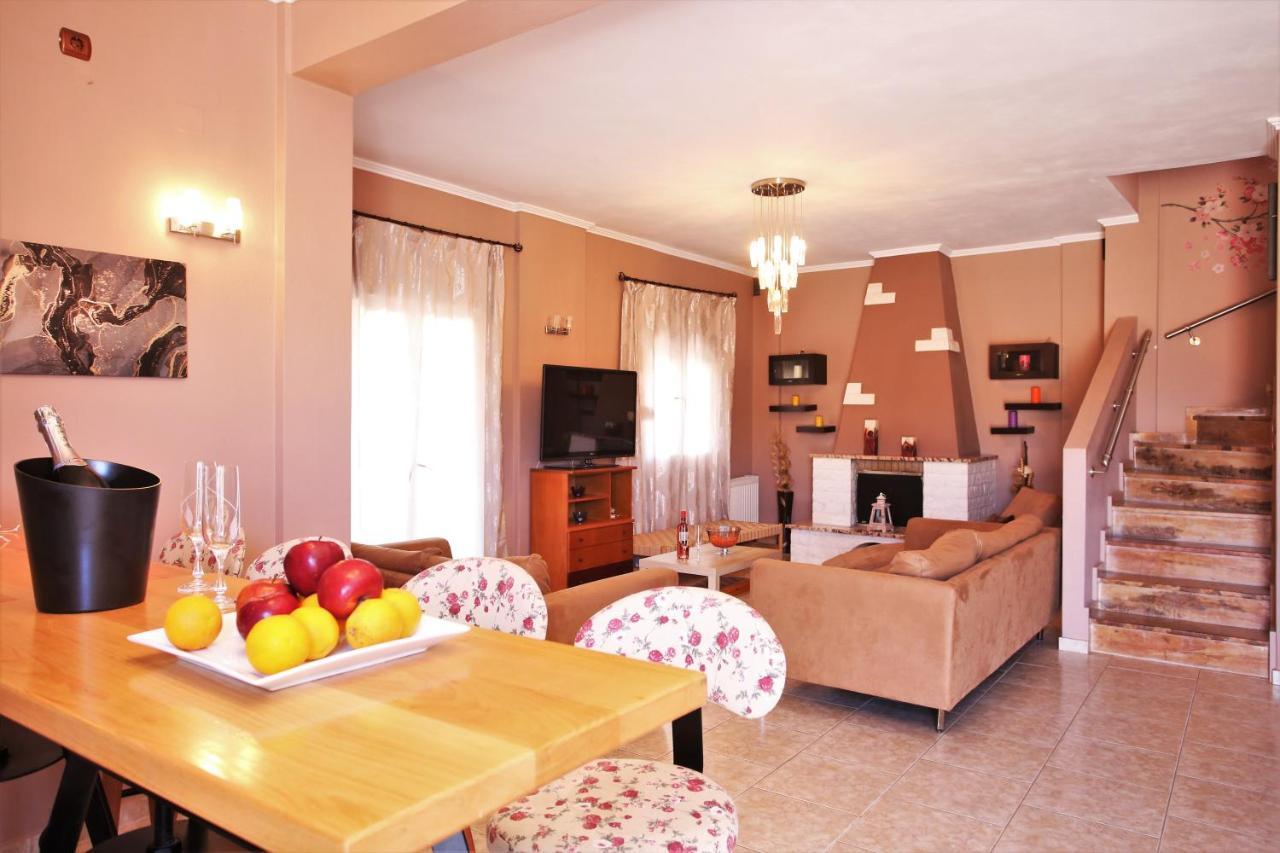 אדאמאס Alice Maisonette & Studios מראה חיצוני תמונה