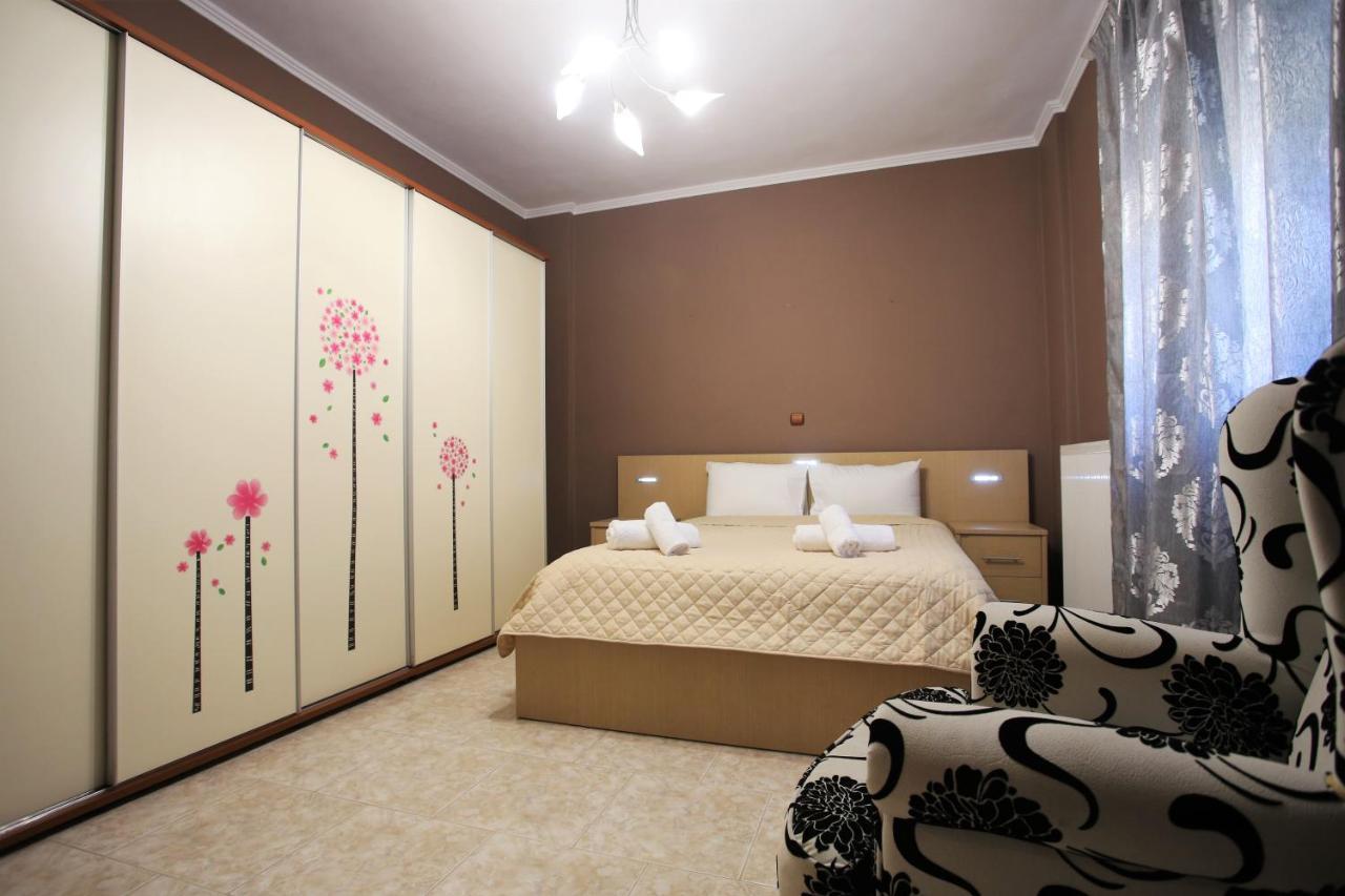 אדאמאס Alice Maisonette & Studios מראה חיצוני תמונה