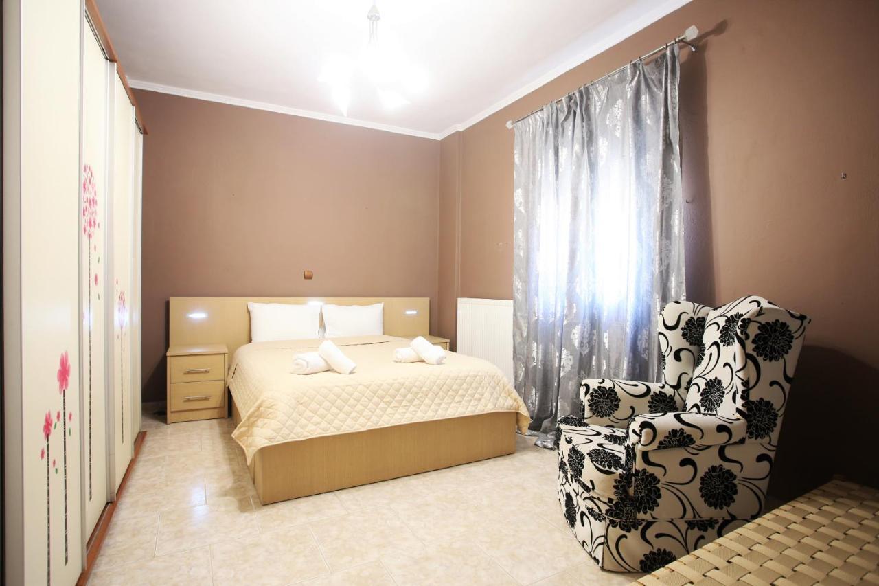 אדאמאס Alice Maisonette & Studios מראה חיצוני תמונה