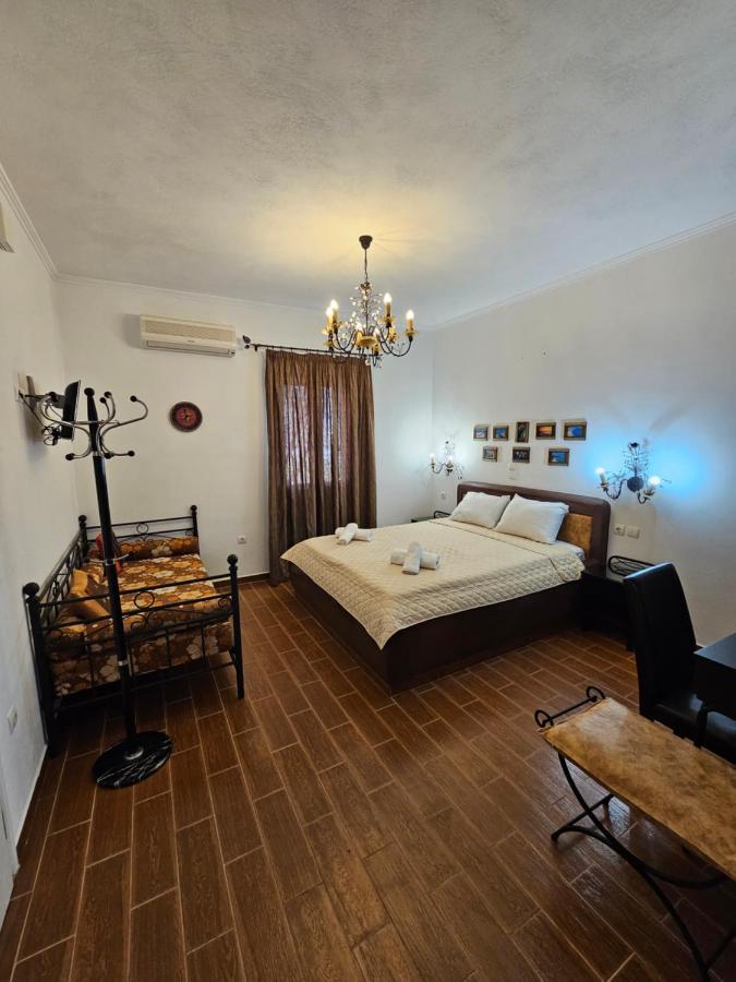 אדאמאס Alice Maisonette & Studios מראה חיצוני תמונה