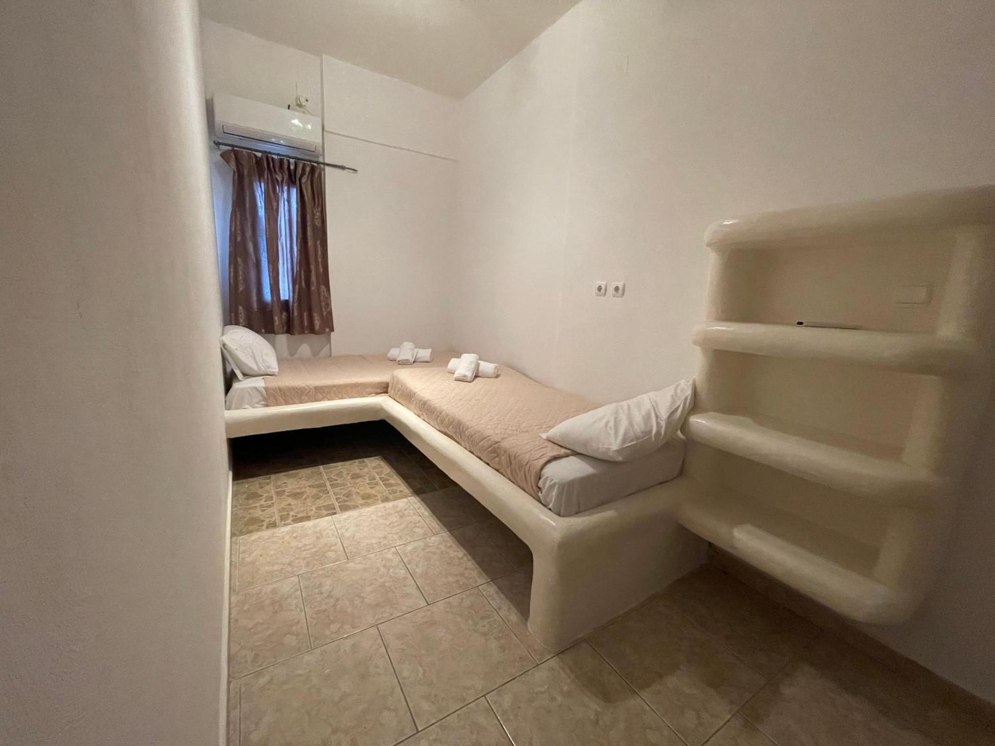 אדאמאס Alice Maisonette & Studios מראה חיצוני תמונה