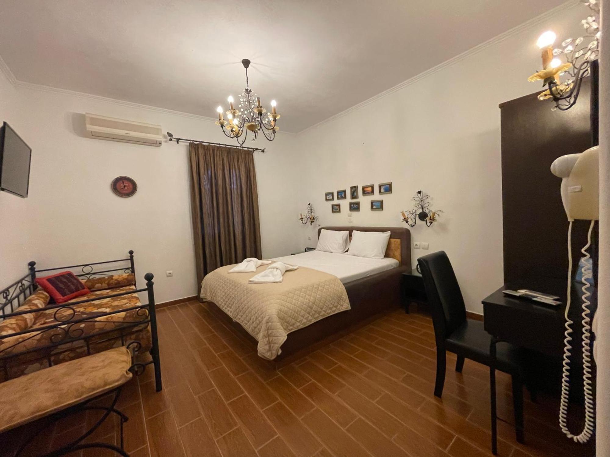 אדאמאס Alice Maisonette & Studios מראה חיצוני תמונה